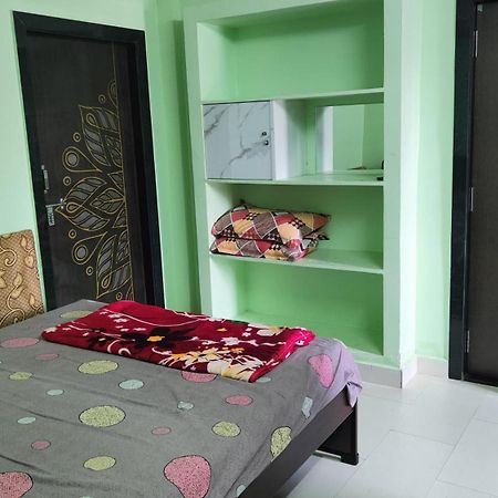 Guru Datta Residency Pithapuram Eksteriør bilde